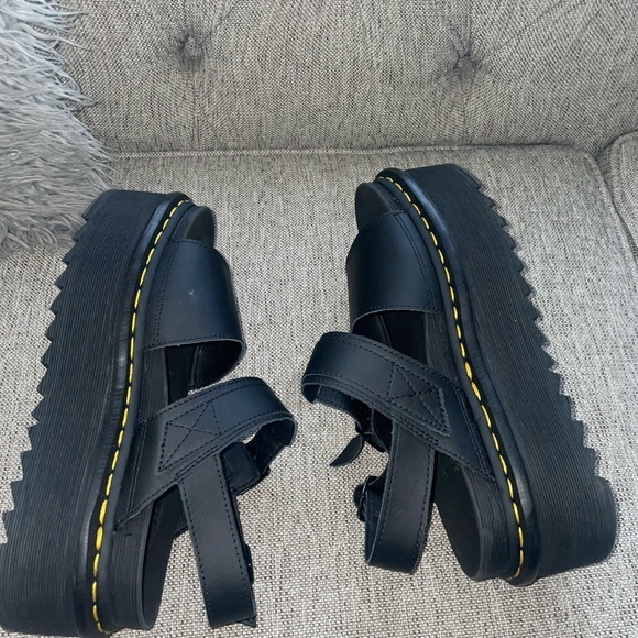 Dr.Marten VOSS WOMEN'S LEATHER STRAP PLATFORM SANDALS size 9 - Picture 3 of 8